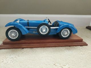 A Classic Burago 1/18 1934 Bugatti Type 59 Blue (no Box) With Display Case