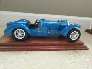 A Classic Burago 1/18 1934 Bugatti Type 59 Blue (No Box) with display case 3