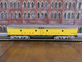 O Scale,  3 Rail,  Weaver,  Up Emd E - 8 " B " Diesel,  Un - Powered,