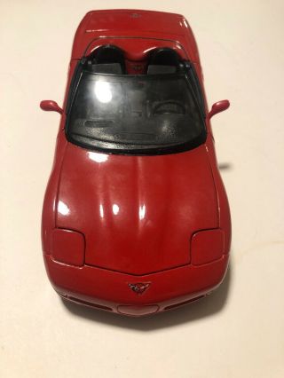 Maisto 1:18 1998 Red Chevy Corvette Diecast Car.  Windshield Broke.  No Box