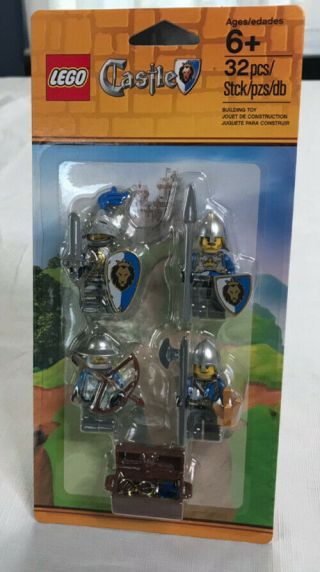 Lego Castle Knights Accessory Set 850888 Lion Knights.  In Card.