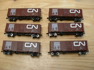 N InterMountain - CN,  Canadian National 40 ' box cars - 6 pack 2