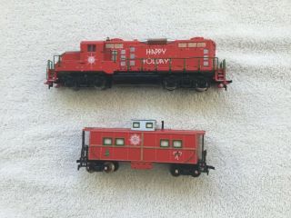 Hawthorne Village Ho Scale Christmas Diesel And Illuminated Caboose