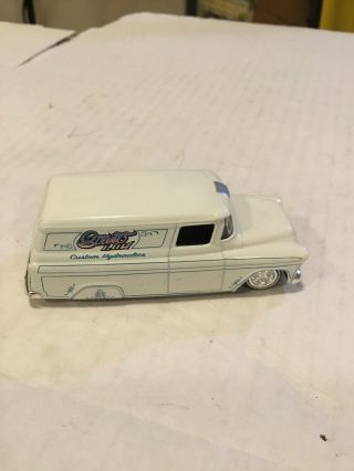 1957 Chevrolet Suburban Street Low Jada Toys 1:24
