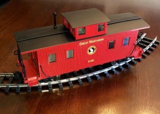 Bachmann 8 - Wheel Wood Caboose W/center Cupola & Interior - Great Northern
