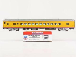 Ho Scale Walthers 932 - 9530 Up Union Pacific Cities Series Coach Passenger Car