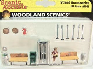 Woodland Scenics Ho Scale " Street Accessories " A1941 / One Hydrant Missing