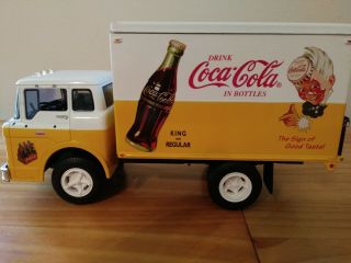 Ertl Collectibles 1958 Ford C - 600 Coe Coke Brand Die - Cast 1:24 For Repair/parts