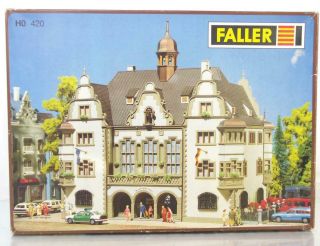 Faller 130420 Oo / Ho Kit - Municipal District Law Courts