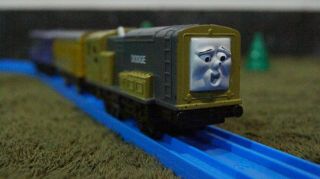Thomas And Friends ' Splatter & Dodge ' Trackmaster/TOMY With Coach Unit 2