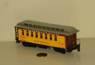 Roundhouse ho scale BARNUM & BAILEY CIRCUS PASSENGER CAR for Model Train Layouts 2