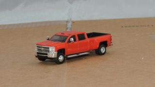 Dcp/greenlight (1) Red Chevrolet 3500 Crew Cab Dually Pick Up Truck 1/64