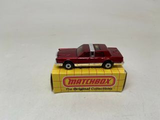 Matchbox - Mb 43 Lincoln Town Car - Red - - - Never Played With - Look - - -