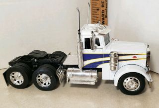 1:32 Scale Peterbilt Semi Tractor Rig No Trailer Ray Diecast And Plastic