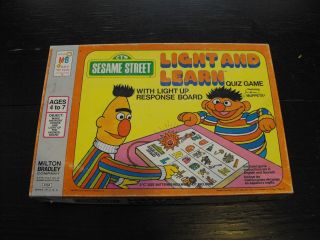 Vintage 1977 Sesame Street Light And Learn Quiz Game.  Milton Bradley 4734
