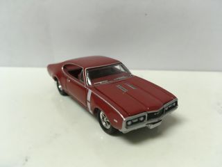 1968 68 Olds Oldsmobile Cutlass 442 Collectible 1/64 Scale Diecast Diorama Model