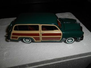 Franklin 1950 Ford Woody Station Wagon 1:43 Scale Green W/ Styrofoam Box