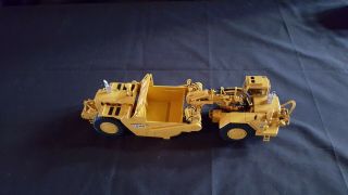 CCM Cat (Caterpillar) 657 - B Wheel Tractor Scraper in 1:48 2