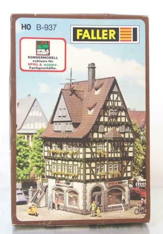 Faller B - 937 Oo / Ho Kit - Limited Edition " Speil & Hobby " Timbered House & Shop