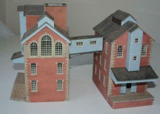 Nicely Built Oo Card Kit - Suit Hornby - Twin Factory Buildings With Walkway