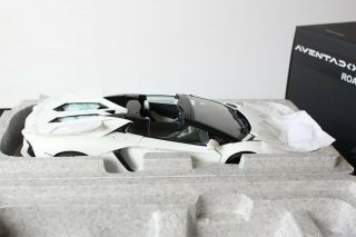 1/18 Autoart Lamborghini Aventador Lp700 - 4 Roadster / Bianco Isis / White