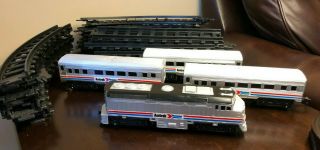 1988 Amtrak Train Set By Toy State 6048 Engine,  3 Cars,  32 Tracks