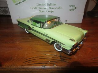 Danbury Limited Edition 1958 Pontiac Bonneville Sport Coupe 2