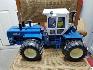 1/16 Spec Cast Kinze 640 Big Blue 4WD Tractor,  Limited Edition 2