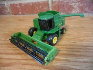 Ertl 1/64 John Deere Titan 11 Combine With Grain And Corn Headers Farm Toy