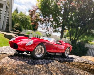 Last One Cmc 1:18 1958 Ferrari 250 Testa Rossa - Pontoon Fender