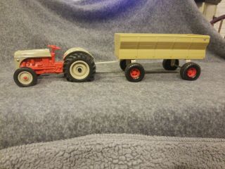 Ford 8n Tractor And Wagon Set Wide Front 1:16 Scale Die - Cast Metal By Ertl