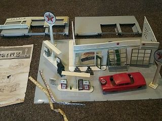 Vintage 1960s Buddy L Texaco Gas Service Station Model Toy Box.  Read
