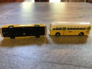 N Scale 2 Buses By Classic