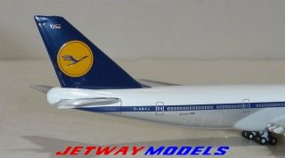 USED: 1:500 STARJETS LUFTHANSA BOEING B 747 - 200 D - ABYJ MODEL AIRPLANE SJDLH118 3