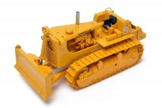 Caterpillar Cat D9g Push Dozer With 9c Cushion Blade Ccm 1:48 Scale Model