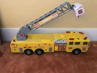 Tonka Titan Yellow Fire Engine Rescue Truck 328 W/lights,  Sound,  & Ladder