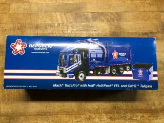 First Gear Republic Services Garbage Truck Diecast 1/34 Scale 2014