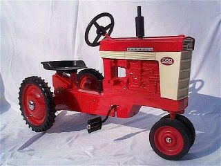 Farmall 560 Narrow Front Pedal Tractor By Scale Models Nib Never Assembled