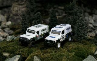 Hot Wheels X Period Correct Land Rover Defender & Mercedes G - Class Die - Cast Set