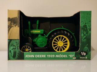 Ertl - John Deere - 1939 Model " D " Tractor - (1/8) Scale - Nib -