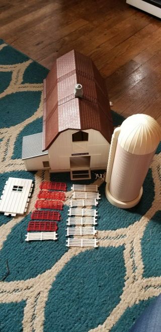 1993 Ertl Farm Country Dairy Barn Set Toy 1/64 Scale Accessories Incomplete Set