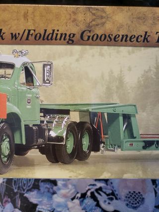 First Gear 49 - 0028 MACK B - Model w/Gooseneck Trailer USDA Forest Service 1:25 3