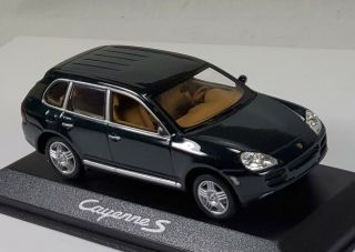1:43 Minichamps/PMA 2002 Porsche Cayenne S - Dealer Edition 3