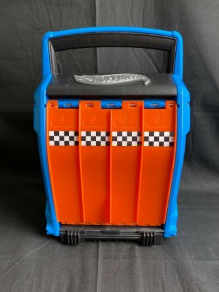 Hot Wheels 2 In 1 Store & Race Battle Carrying Case With Tracks And Ramp Slide
