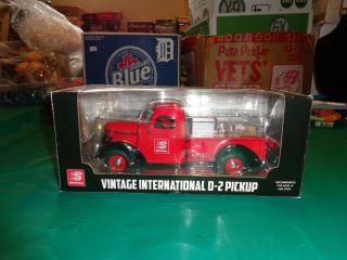 First Gear Speedway Gas International D - 2 Pick - Up First In Series 1:25 Scale