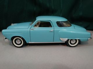 Road Signature 1950 Studebaker Champion Die Cast Toy Car Collectible 1:18