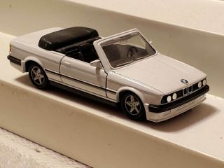 1:37 Maisto 1990 Bmw 325i Die Cast Rubber Tires Doors Open Push Back Action