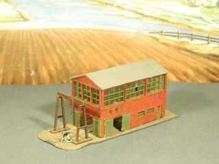 N Scale Built Model Building Small Railroad Repair Shop Pass - Through
