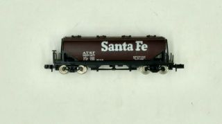 N Scale Santa Fe Covered Hopper Car Atsf 300197 Ex