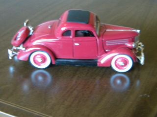 1/32 Scale 1936 Ford Deluxe 5 Window Coupe With Trading Card